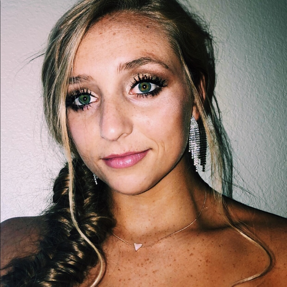 Meet your Posher, Lindsey